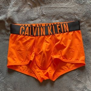 Mens medium Calvin Klein Intense Power trunk
